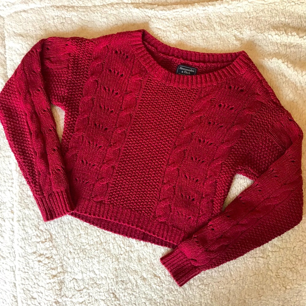 Cropped Abercrombie cable knit sweater
